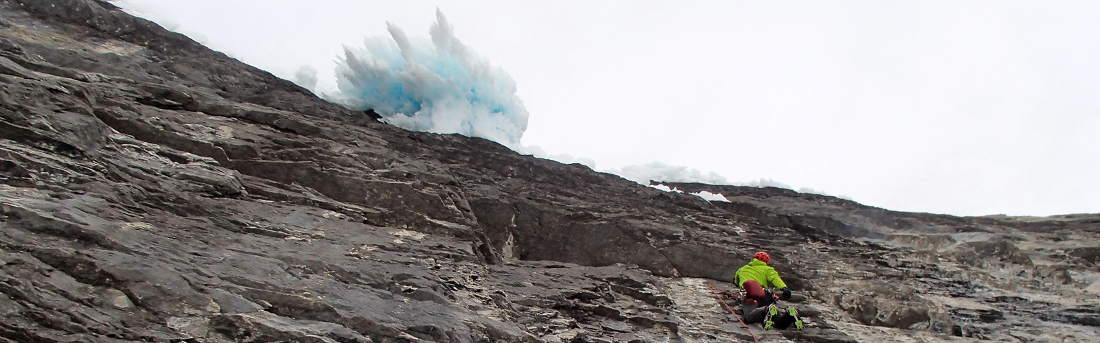 Canadian Rockies, The Real Drip (M7、WI6) / クライマー：鳴海玄希 / 撮影：谷　剛士