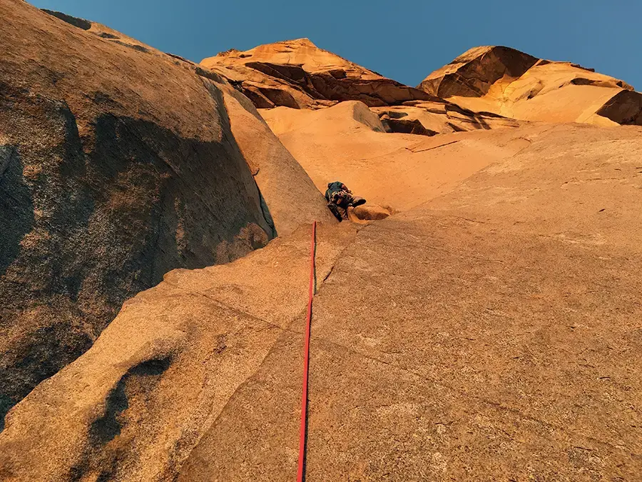 フリーライダー・エンデューロコーナー、エルキャピタン南西壁　クライマー：甲山哲也　写真：萩原悟