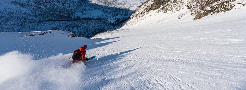 オスプレイ　クレスタ30(レディース)　バックカントリー、雪山ハイク、山スキー