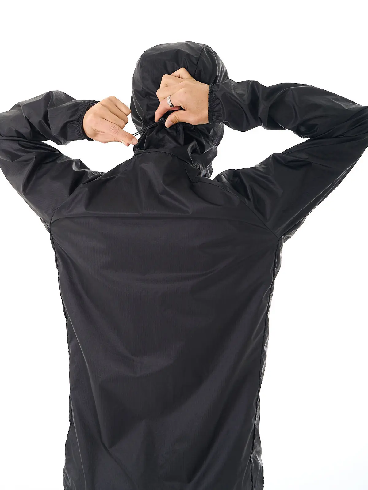 メンズ ディスタンスウィンドシェル ブラック M