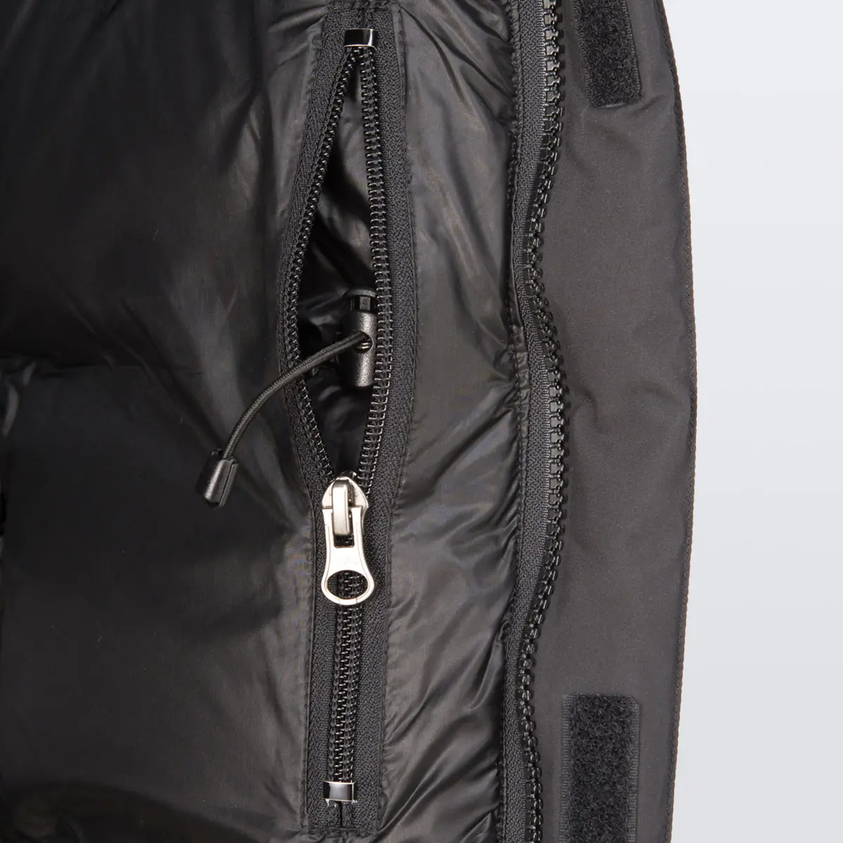 アイオンパーカ ブラック L